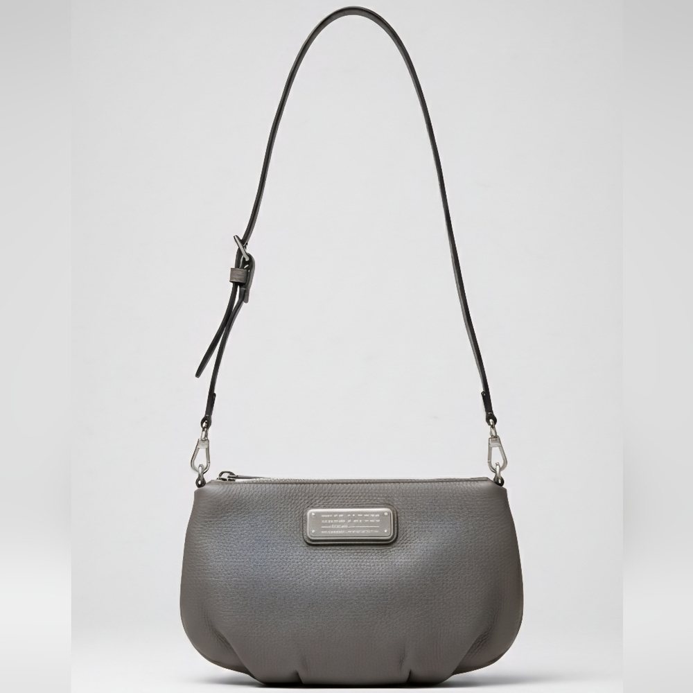 🍓NWOT Mark by Mark Jacobs  purse,  bag beautiful grey color